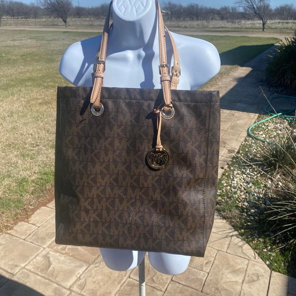 Michael Kors North South Tote; EUC